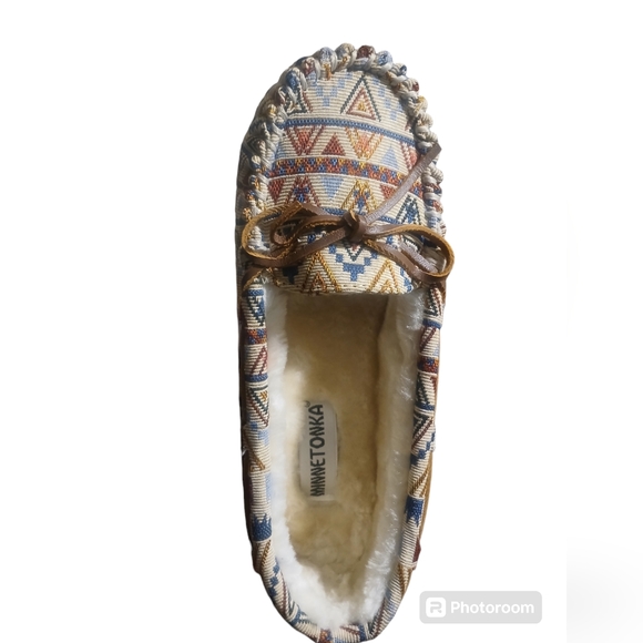Minnetonka Shoes - Minnetonka Women's Cally Moccasin Sz 10 NWT/NIB COLOR - Cream Mosaic